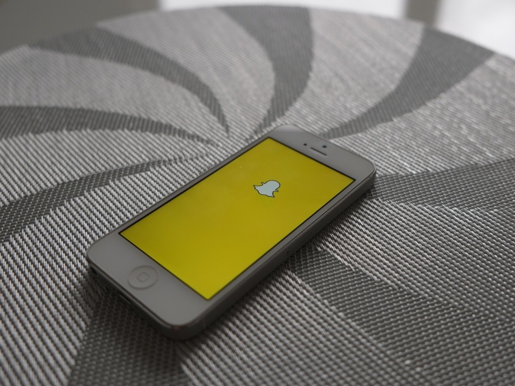 Snapchat funciona bien en equipos antiguos como el iPhone 5. En Android no sucede lo mismo.