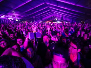 ¿Qué sería de los festivales de música sin celulares y otros gadgets?