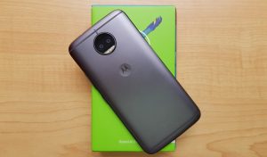 Unboxing Moto G5S Plus