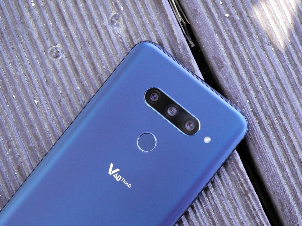 LG V40 ThinQ LG V50 ThinQ 5G