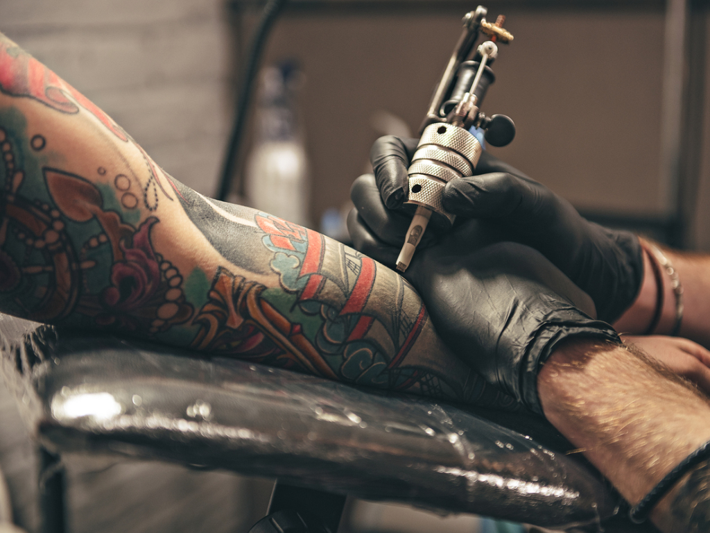 Con esta app sabrás cómo te quedaría un tatuaje antes de hacértelo • ENTER.CO