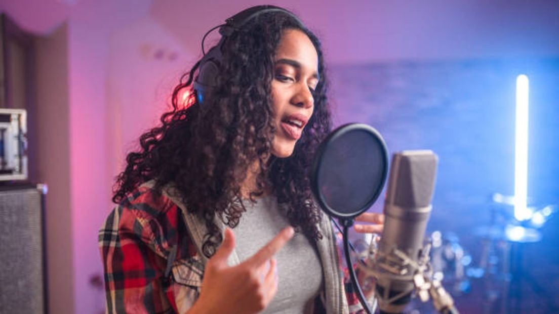 IA crea karaoke de calidad con cualquier canción y tu propia voz • ENTER.CO