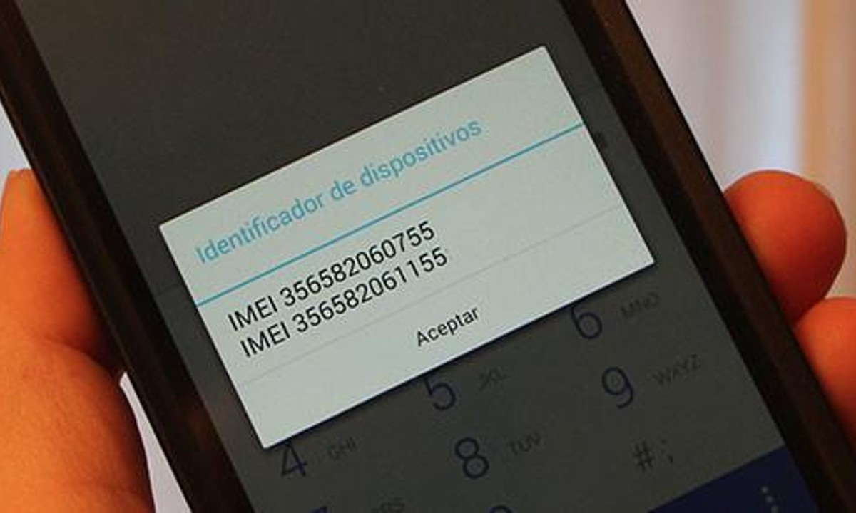 Что такое имей телефона. Имей смартфона. IMEI телефона. Имей телефона фото. IMEI смартфона фото.