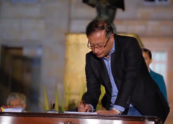 GUSTAVO PETRO