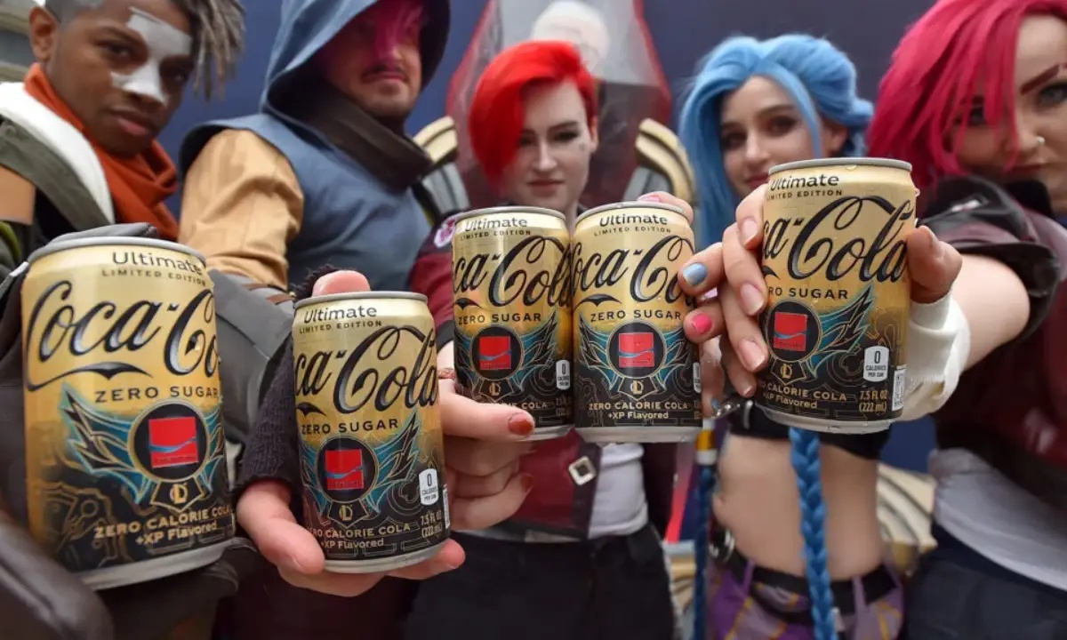 CocaCola y Riot Games han lanzado una gaseosa de League of Legends que