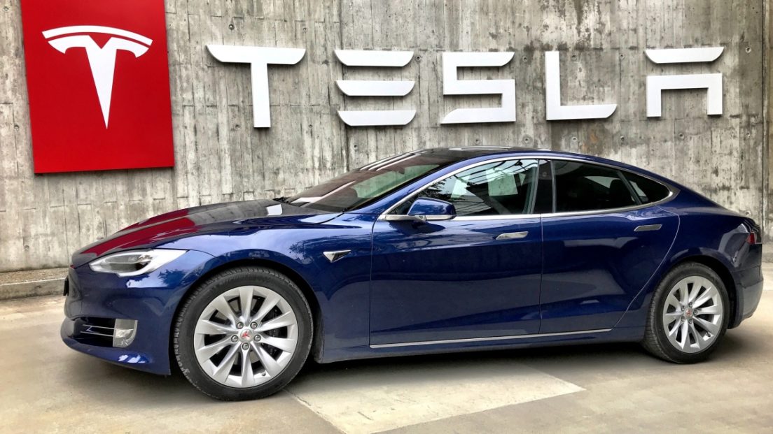 Tesla aterriza en Colombia con vitrinas propias y la bienvenida del ...