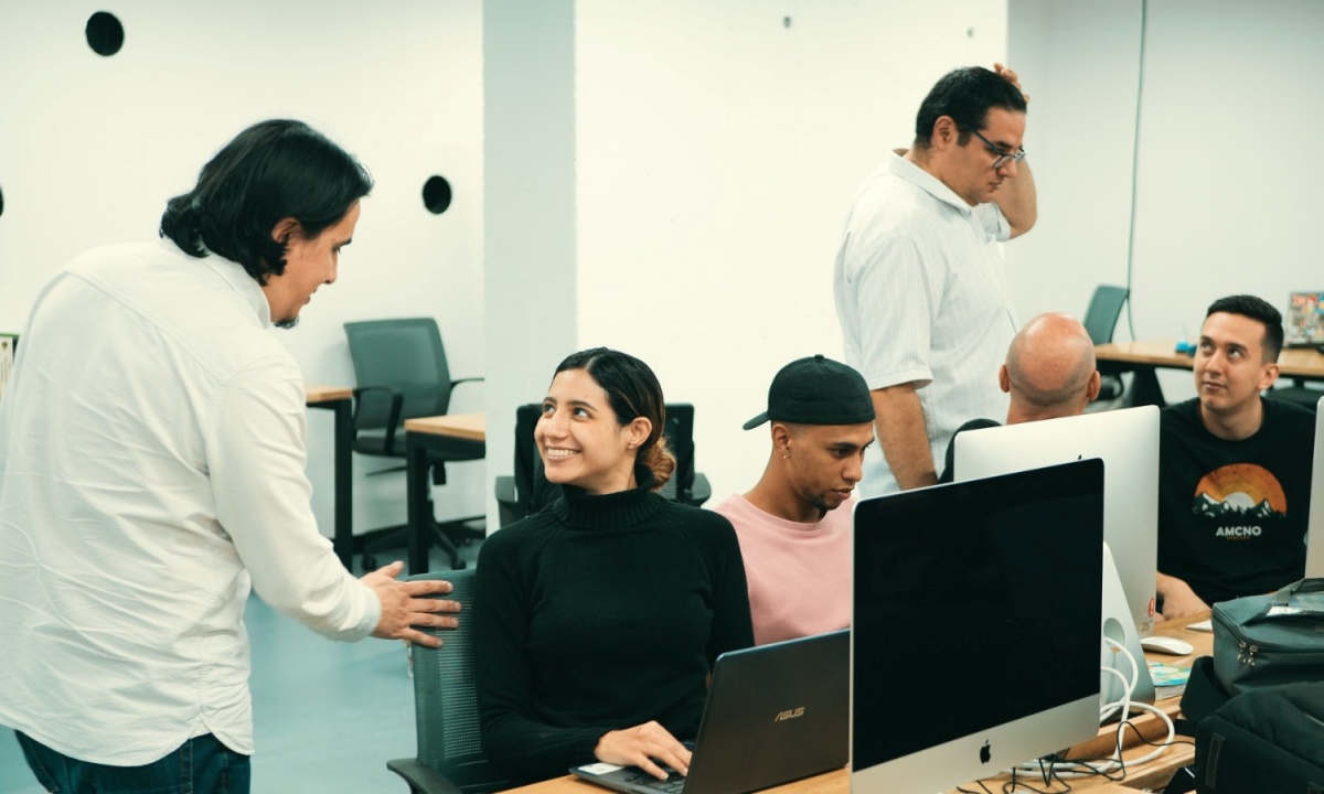 ¿Interesado en aprender desarrollo de software? Esta beca es para ti