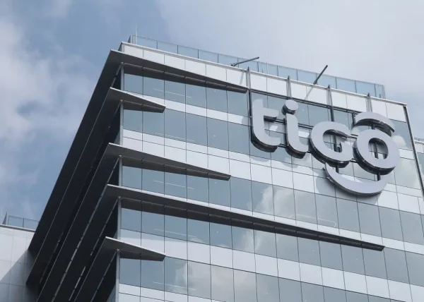 TIGO-UNE