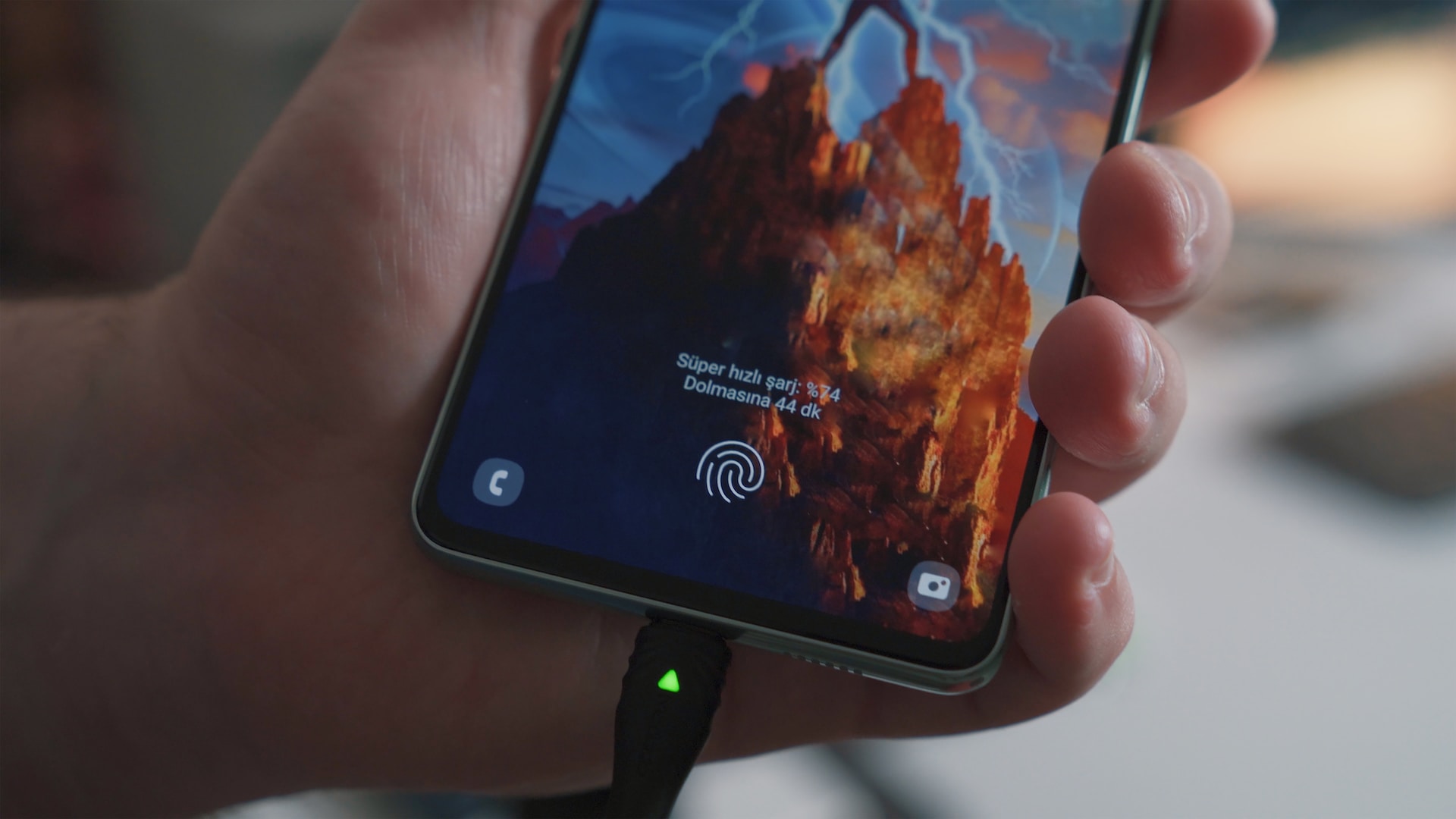 Tres errores comunes que deberías evitar a la hora de cargar tu celular ...