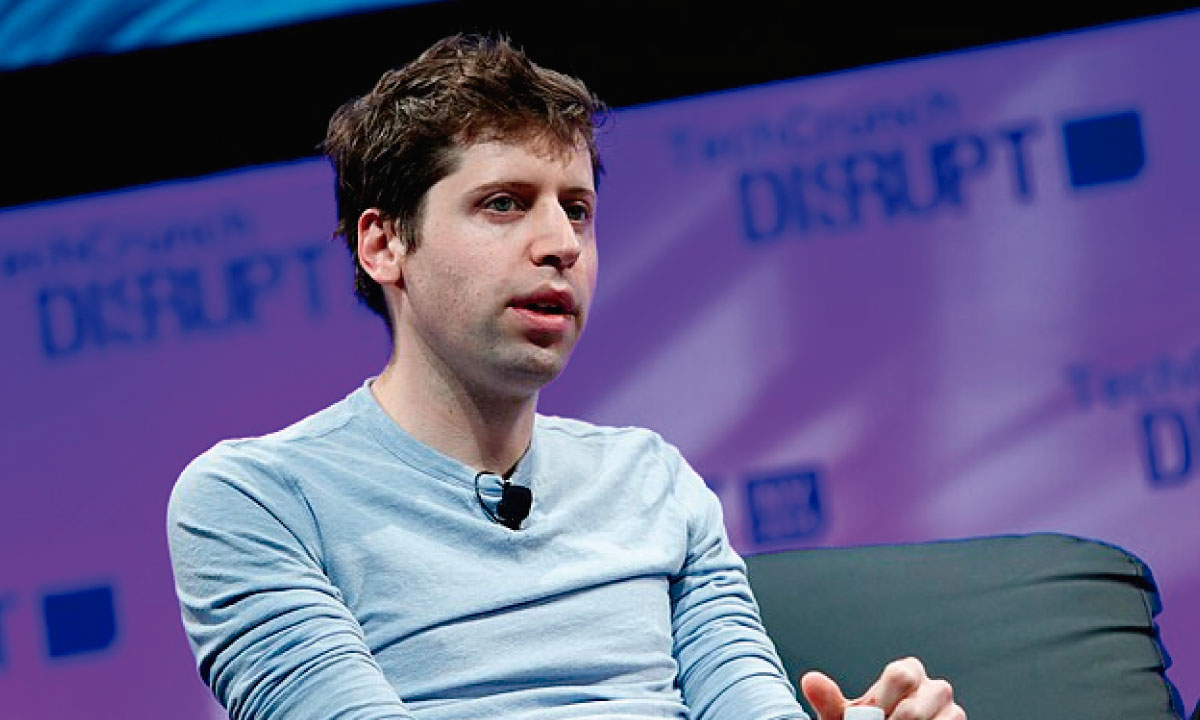 Sam Altman afirma que ya no será necesario saber Python ni JavaScript para programar, ¿qué habilidad los reemplaza?