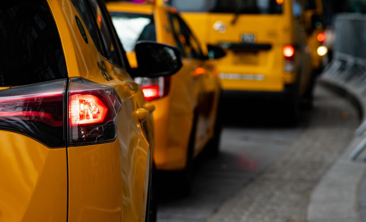 Taxis Libres lanza módulos tecnológicos para pedir carro sin celular: Así funciona