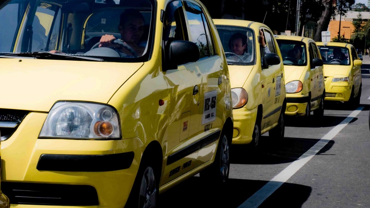 Taxistas lanzan nueva app, ‘MiTarifaMiTaxi’, sin ‘muñeco’ para competir con Uber y otras plataformas