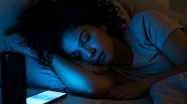celular, persona durmiendo