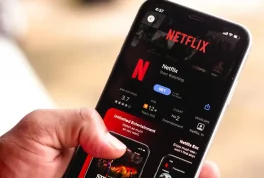 Netflix en formato vertical es una realidad, con la promesa de una nueva interfaz que lo acompañe