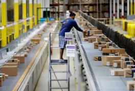 Nuevos despidos en Amazon 2026: la compañía anuncia que eliminará 16.000 puestos.