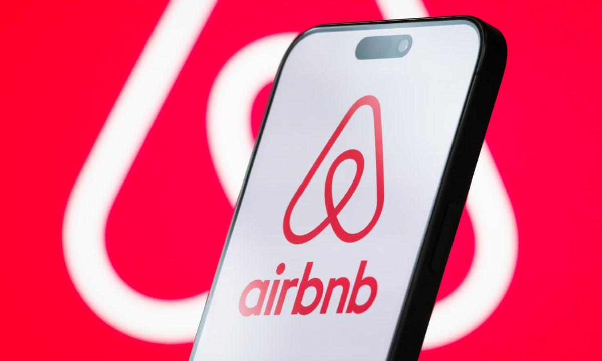 Airbnb destina USD 20.000 a organización en Medellín que apoya a víctimas de trata