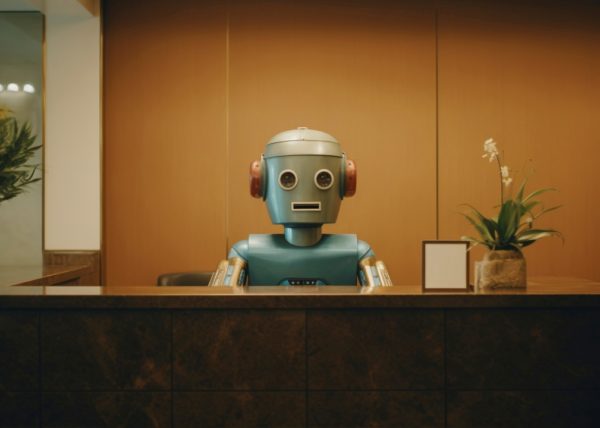 ¿Está tu trabajo en la lista? Expertos dicen que estas son las próximas profesiones que desaparecerán por la IA.