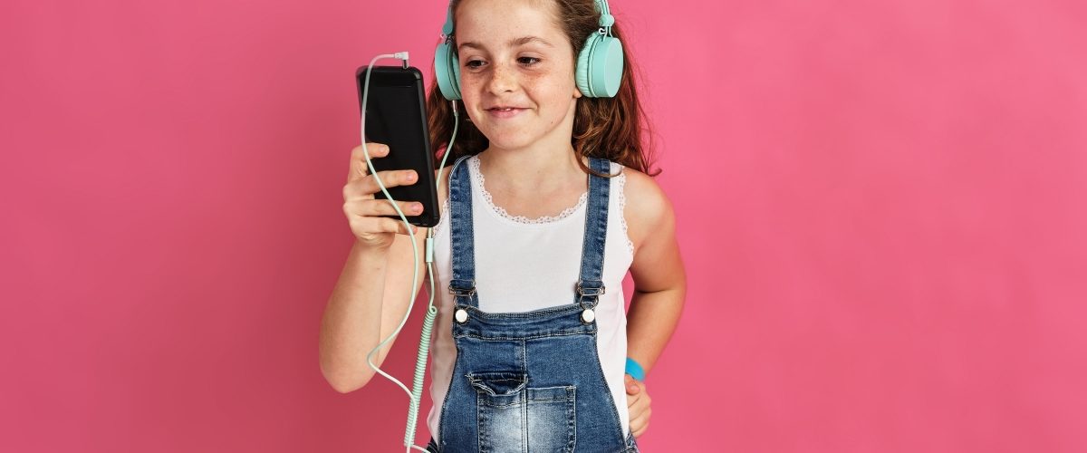 De acuerdo con Karspersky, solo un 48% de los padres usan herramientas de control parental para limitar el contenido o acceso de sus hijos a Internet.