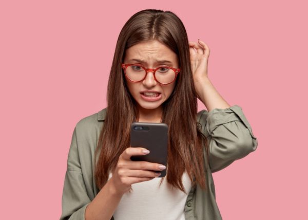 Mucho ojo cuando respondas las llamadas spam. Esta es la palabra que jamás debes decir.