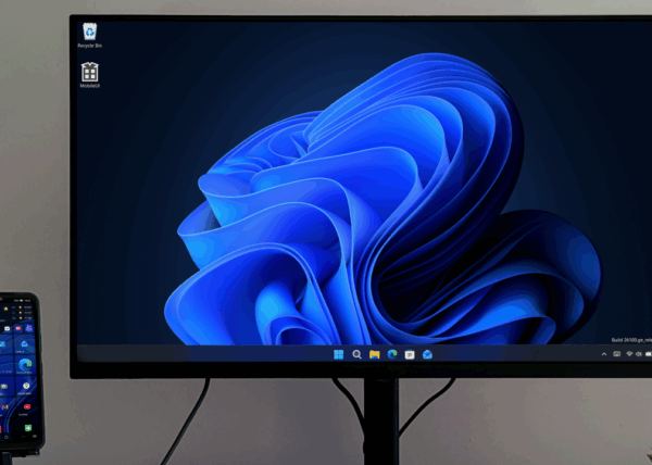 el NexPhone también es capaz de ejecutar Windows 11. En este caso, es necesario reiniciar el dispositivo para cambiar de sistema, pero la idea de llevar un equipo compatible con Windows en el bolsillo resulta interesante. 