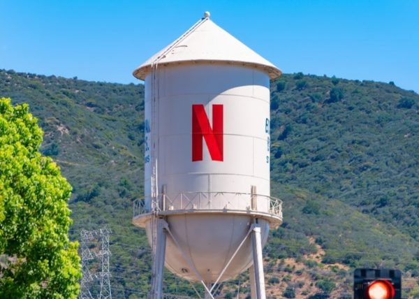 ¿El movimiento final de Netflix? La empresa ha cambiado la oferta de Compra de Warner para que sea 100 por ciento en efectivo