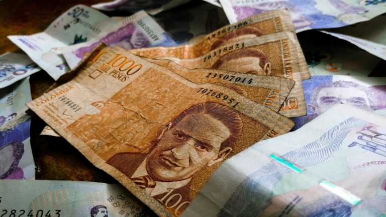 ¿Deben los trabajadores devolver el dinero del Aumento del salario mínimo vital 2026 si se anula el decreto?