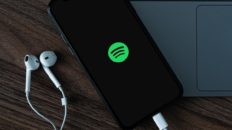 Si solo quieres artistas reales en tu Spotify te contamos 3 trucos para identificar música creada con IA.