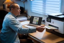 Existe una suscripción para impresora de HP que te cobra por página cada mes.