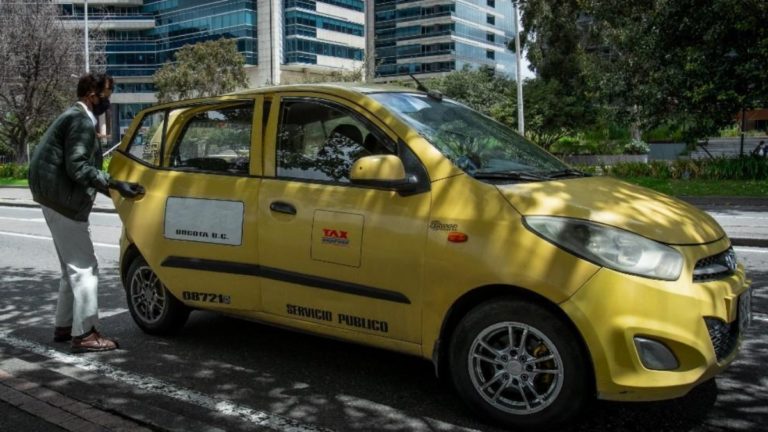 Así funciona Mi movilidad a un clic: la página que te permite validar un taxi.