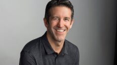 John Ternus asumirá como CEO en 2026