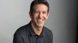 John Ternus asumirá como CEO en 2026