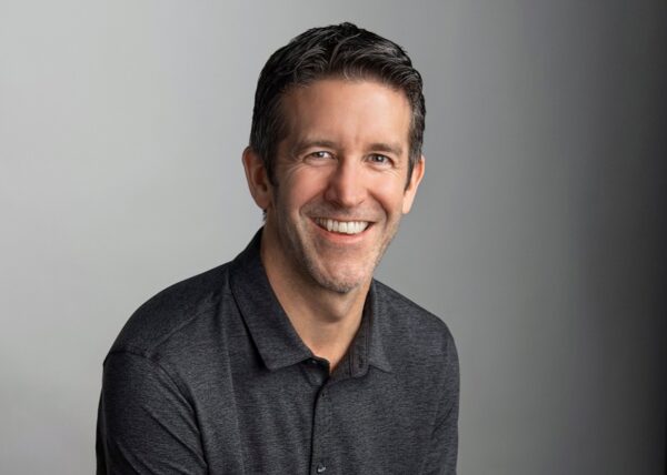 John Ternus asumirá como CEO en 2026