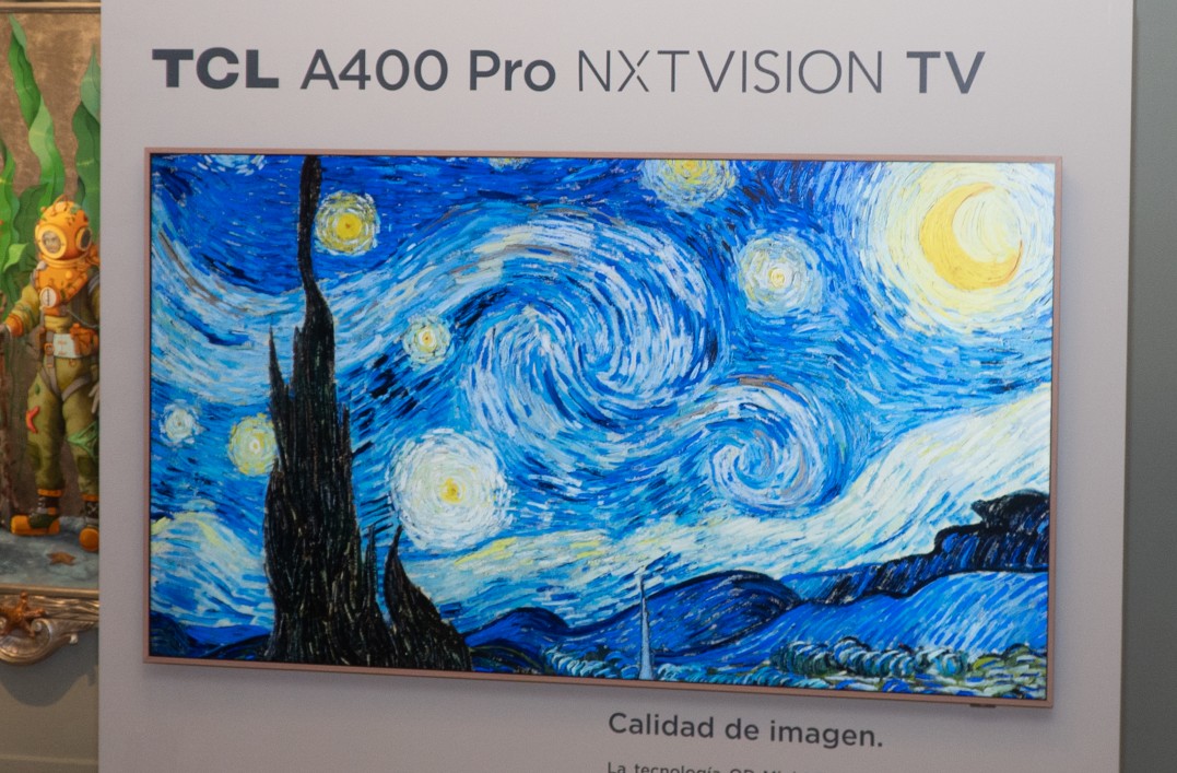 El TV que nadie nota que es TV: A400Pro de TCL llega a Colombia y apuesta por pantallas que parecen arte