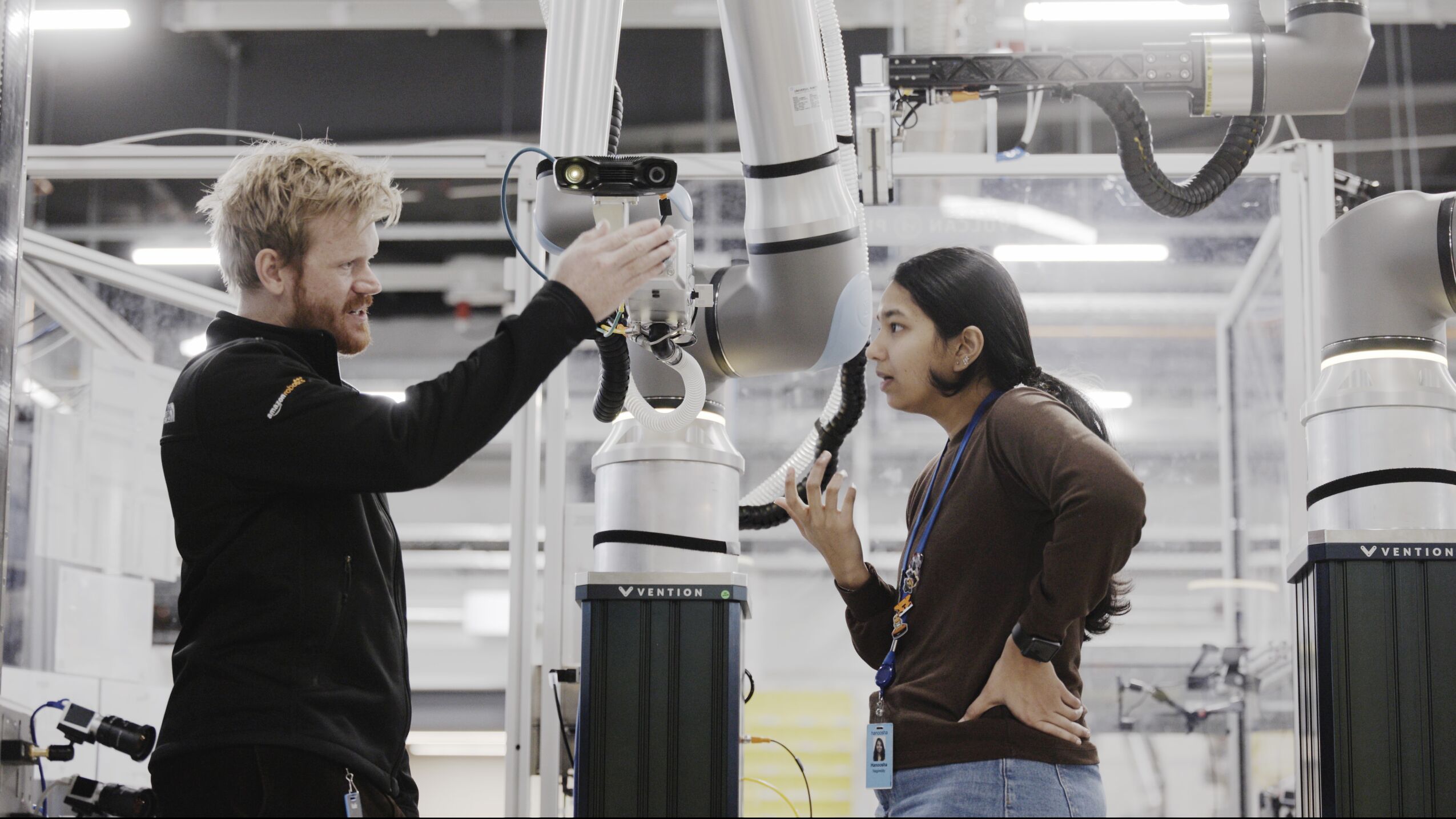 Así funciona Vulcan, el robot de Amazon que puede sentir objetos