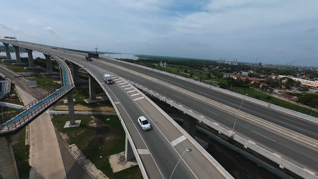 Gobierno lanza Ruta-E, el primer corredor de carga eléctrica de Colombia